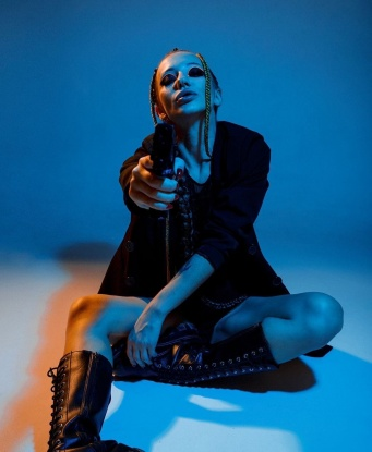 Чувственная, утонченная и опытная, я здесь, чтобы сделать твои фантазии реальностью. Мои услуги охватывают всё, что ты мог себе представить - от нежных ласк до пикантных игр. Моя гибкая натура позволяет мне находиться в роли любовницы или доминирующей госпожи, руководить твоим удовольствием. Мои отзывы говорят сами за себя - клиенты остаются довольными и жаждут вернуться ко мне снова. Если тайны и фантазии скрываются внутри тебя, то я готова помочь их осуществить. Узнай, что скрывается за этими привлекательными фотографиями и погрузись в мир наслаждения, который я создам специально для тебя. Живу в Москве, Москва. 11776, 23 года