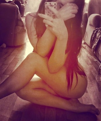 Экспериментальная горячая блондинка приглашает в гости и обещает сделать ваш отдых незабываемым. Жду вас, мой герой! 7934, 22 года